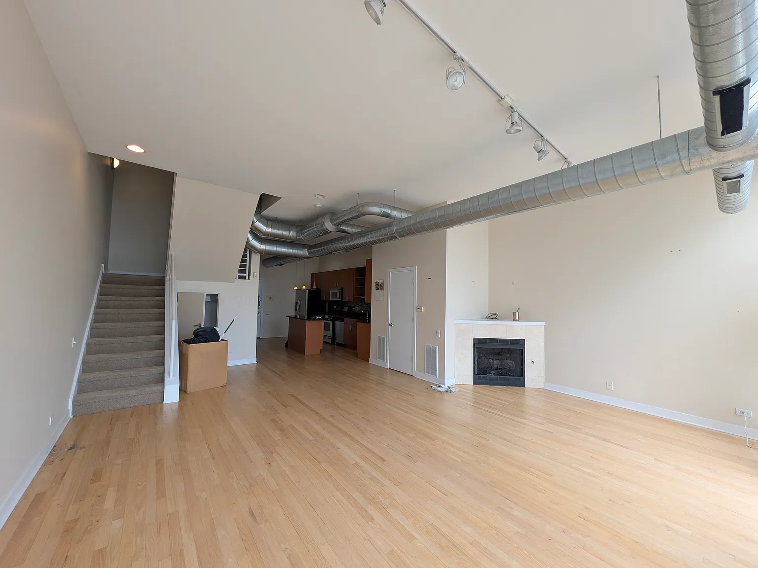 2 bed, 2.5 bath, 1400 sqft, $3,695 — Photo 1