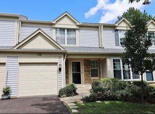 176 Park Ridge Ln, Aurora, IL 60504