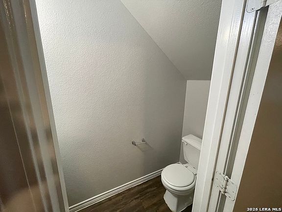5th image of 24 Bratton Dr