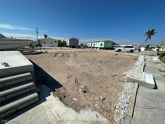 4th image of 3823 Dewberry Ln