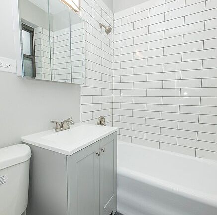 4th image of 201 Kedzie St APT 3I