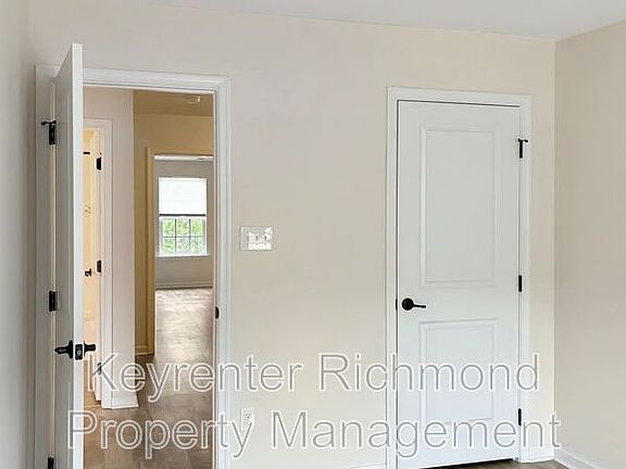 5th image of 8916 Ringview Dr