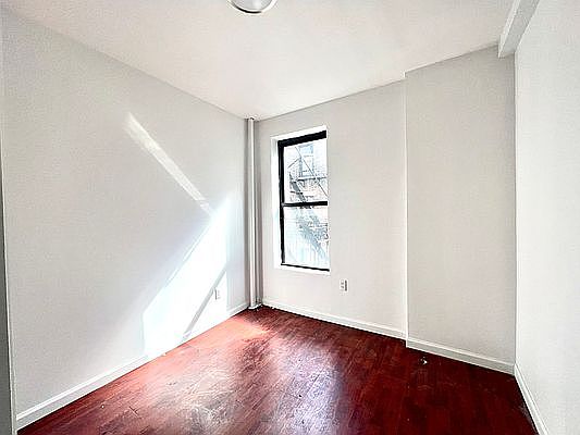 4th image of 124 Mott St #27F