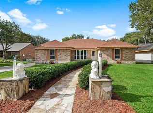 5118 Whittier Oaks Dr, Friendswood, TX 77546