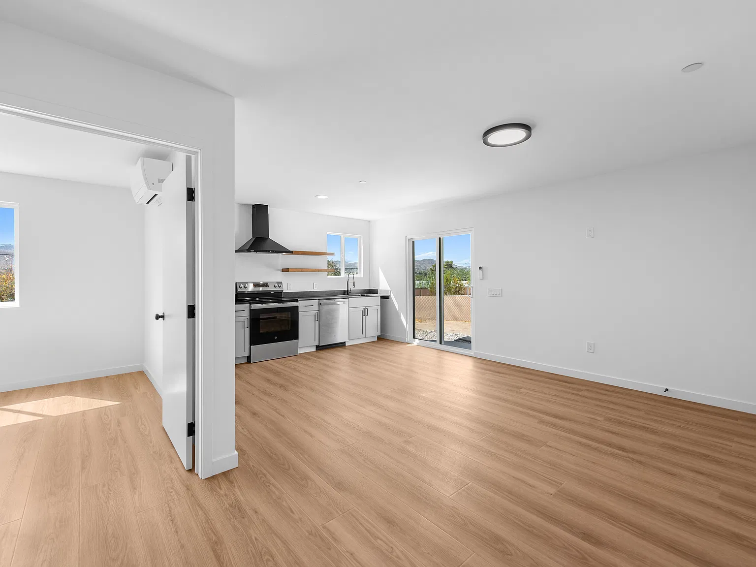 1 bed, 500 sqft, $1,450 — Photo 2