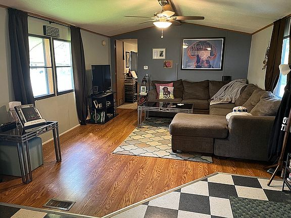2nd image of 29 Bernwood Dr
