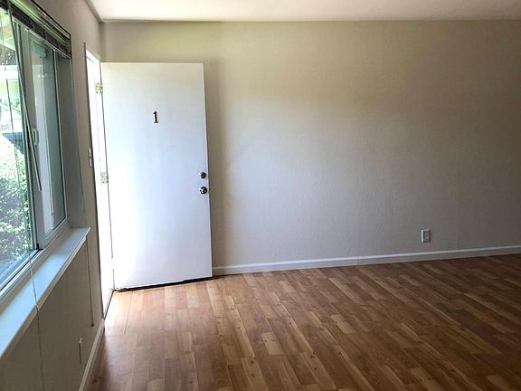 3rd image of 2419 Karen Dr #1