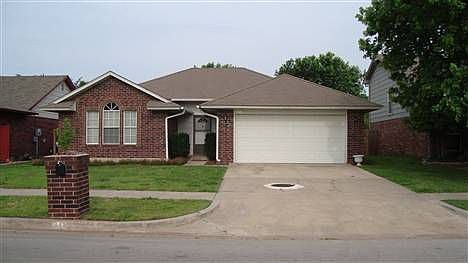 1st image of 318 Crest Pl