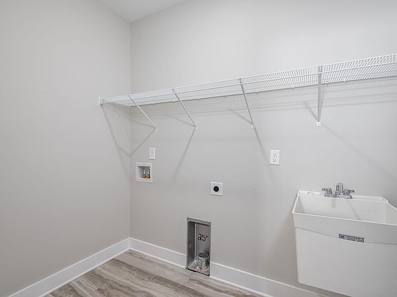 5th image of 6456 Desmond Ave
