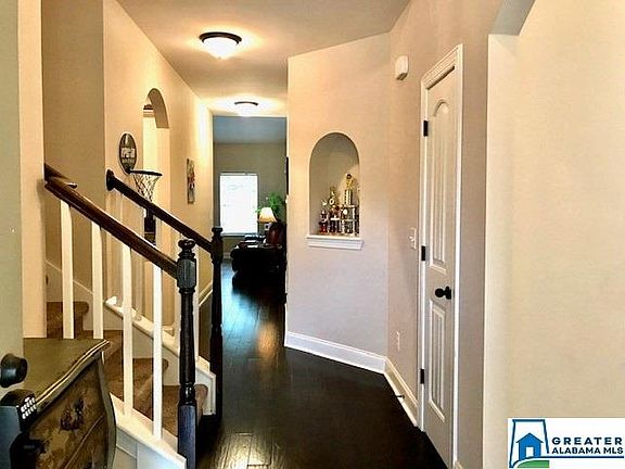 3rd image of 476 Gowins Dr