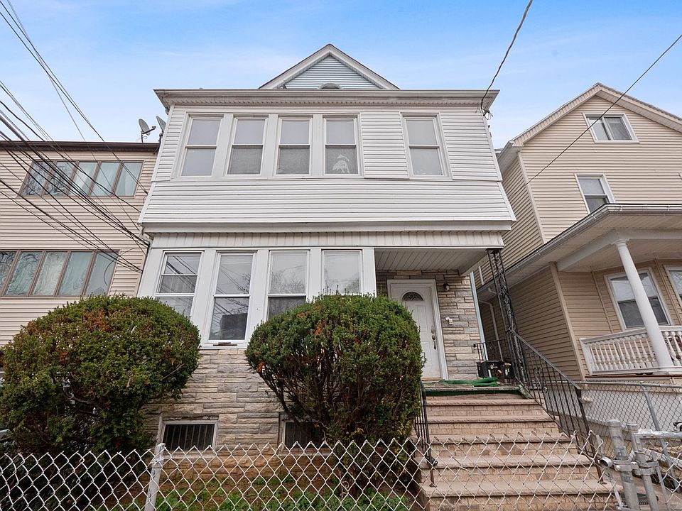 1st image of 821 Parker St APT 1