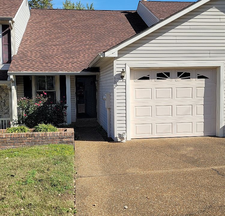 1st image of 102 Maple Way N