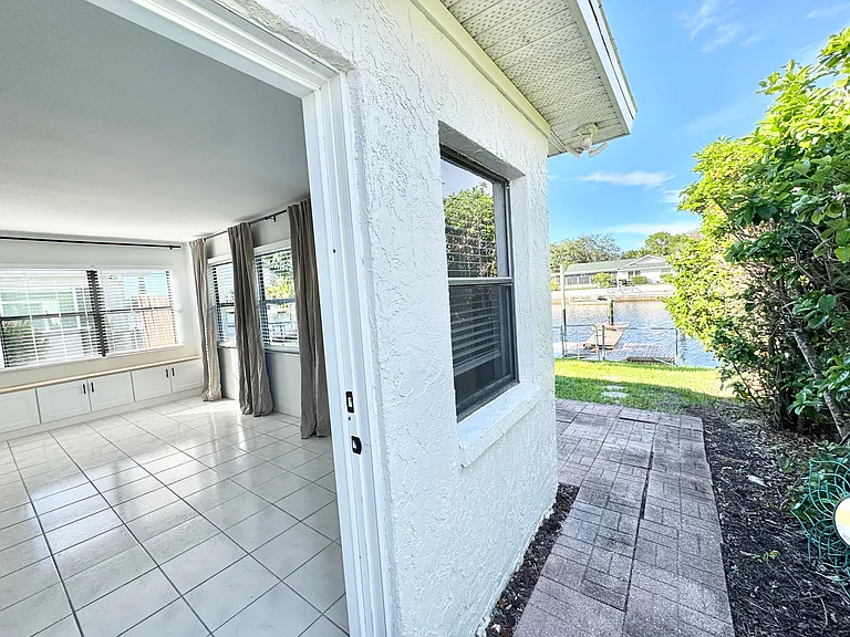 4335 Floramar Ter — Photo 38