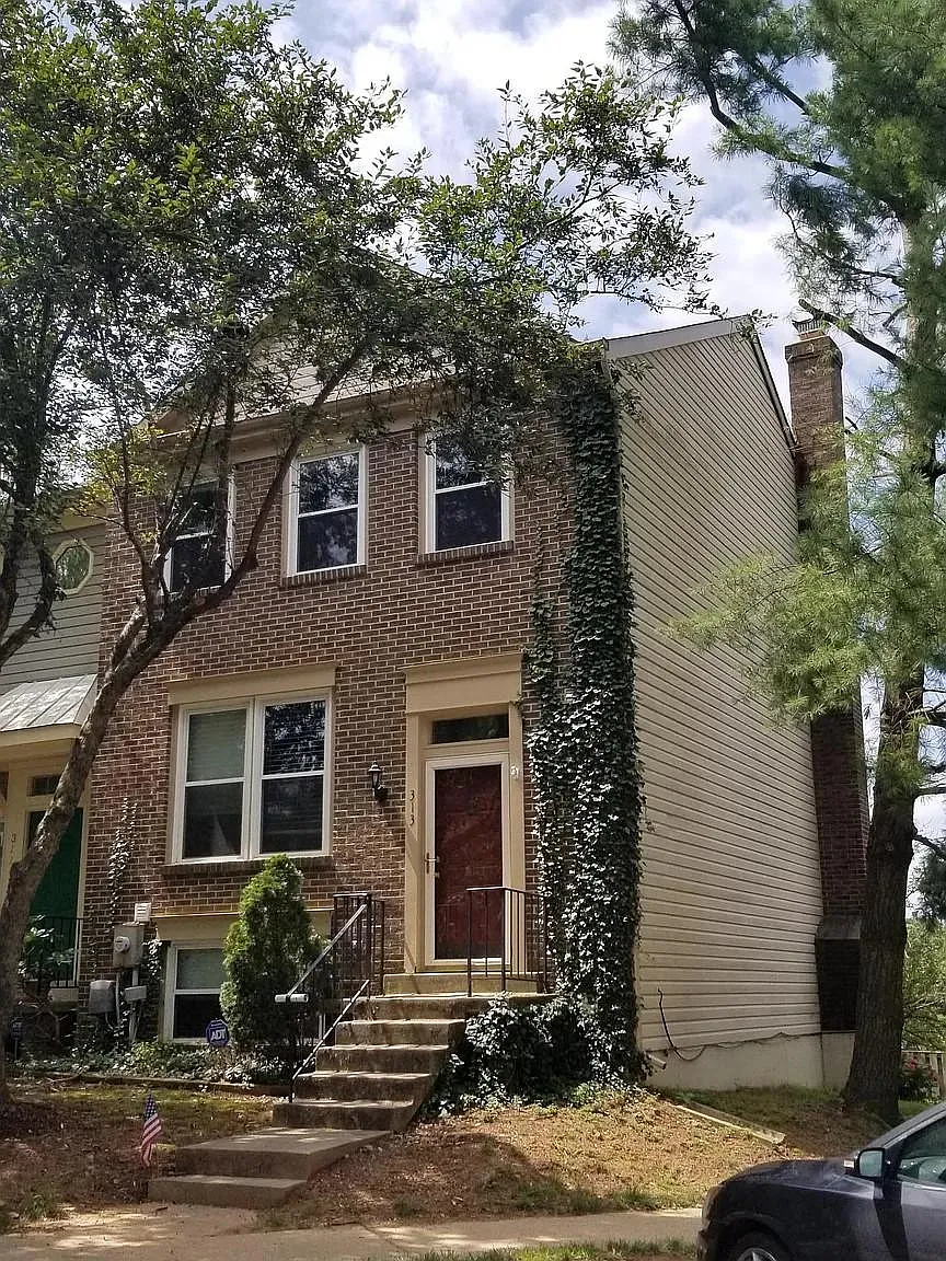 3 bed, 3.5 bath, 2070 sqft, $2,950 — Photo 1