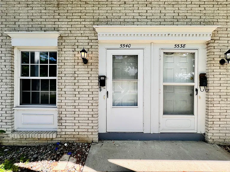 5534 Heatherdowns Blvd — Photo 2
