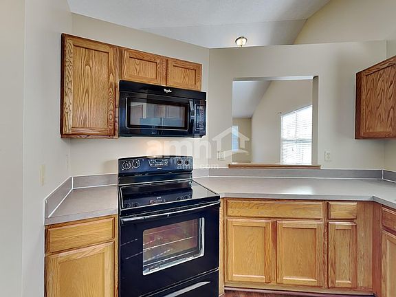 3rd image of 464 Scandia St