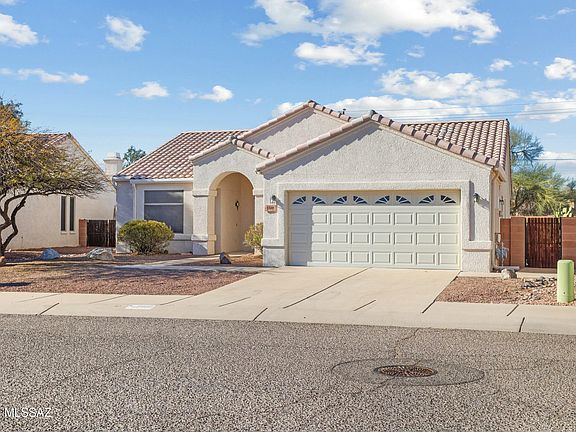 2nd image of 9569 N Crestone Dr