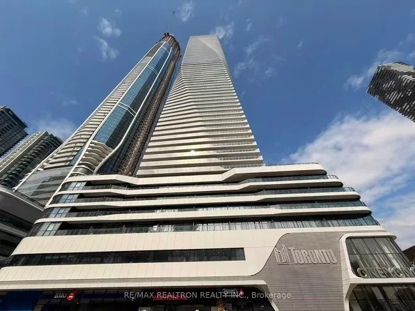 28 Freeland St, Toronto, ON