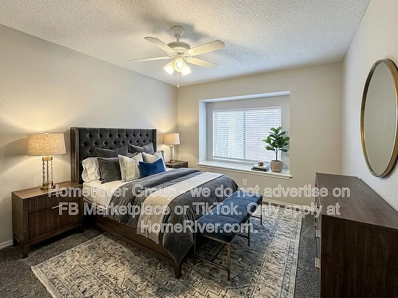 3 bed, 2.0 bath, 2296 sqft, $2,349 — Photo 4