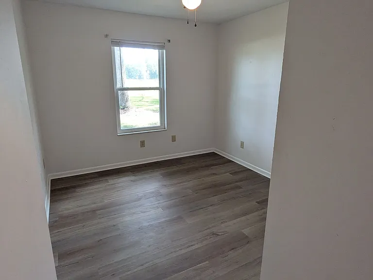 507 Governor Ave NE — Photo 5