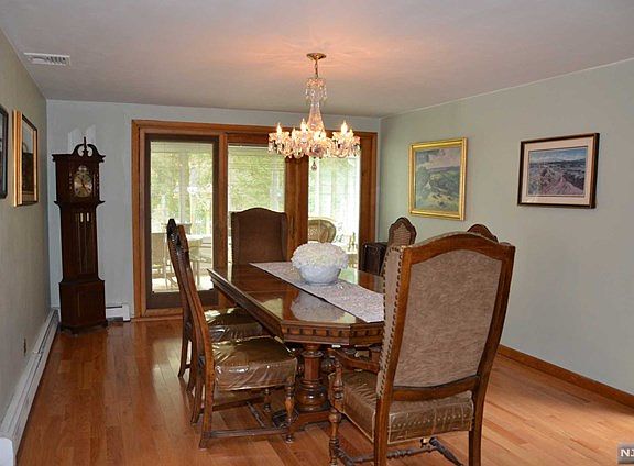 5th image of 73 Eagle Dr