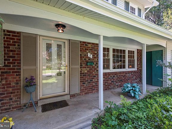 4th image of 7 Manorvale Ct