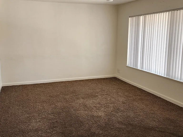 Elm Tree Estates Apartments — Photo 10