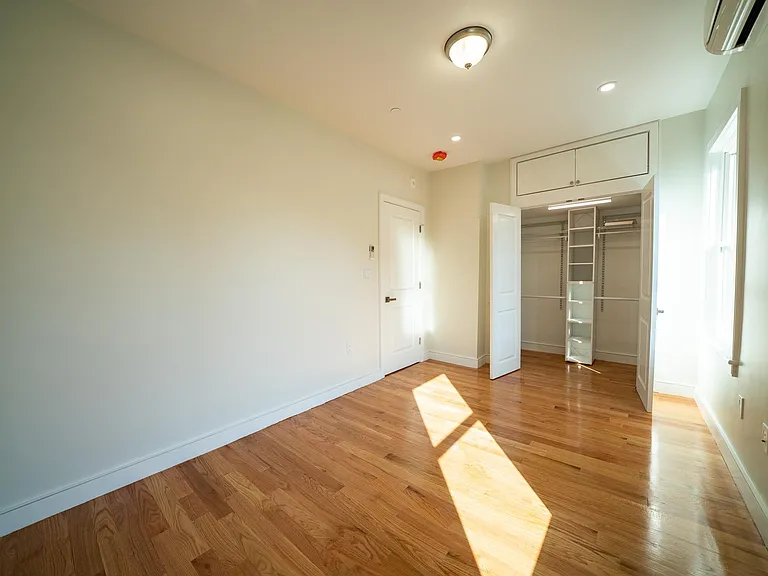 40 Thorndike St — Photo 25