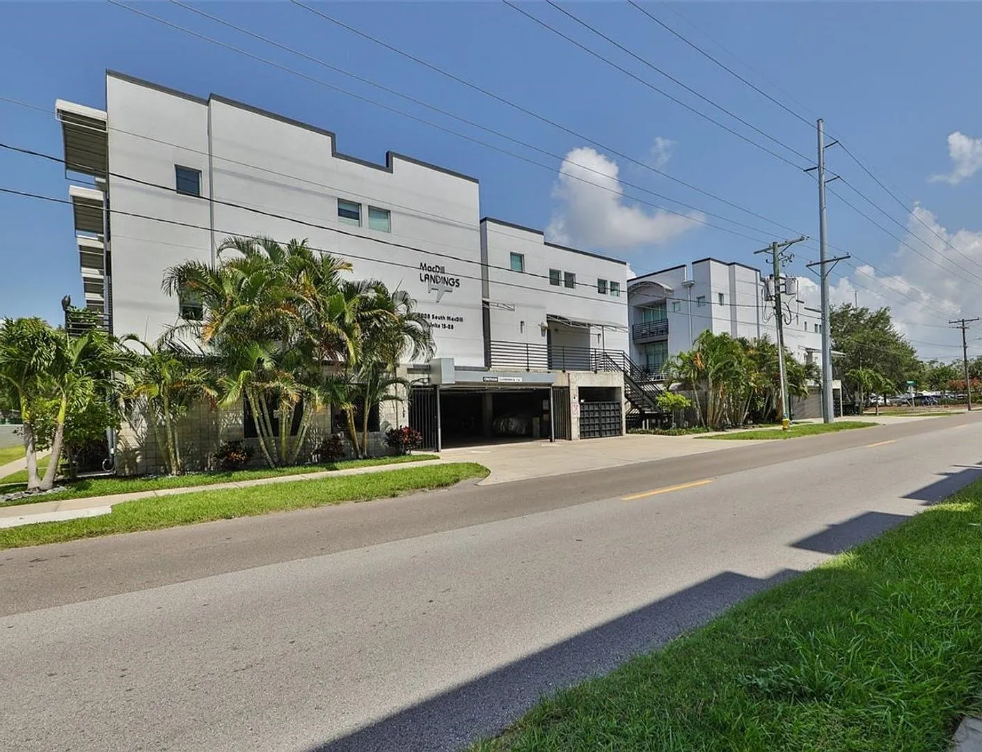 2/2.5 Industrial Style 3 Level Loft at MacDill Landings! — Photo 2