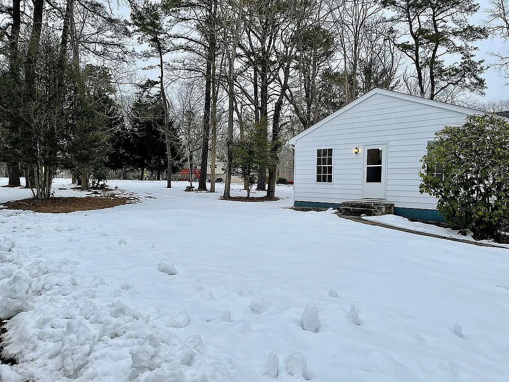44 Willow Ave photo 1