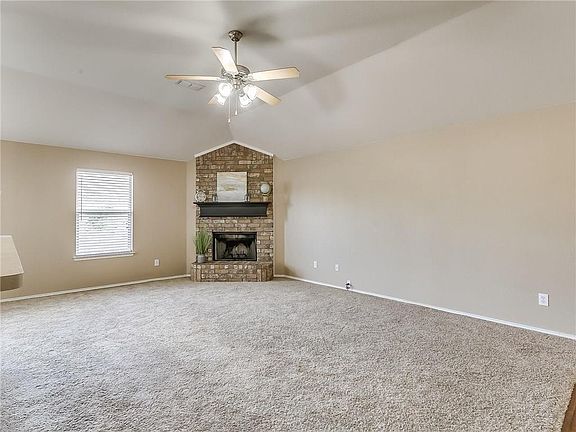 5th image of 325 Kennedy Dr