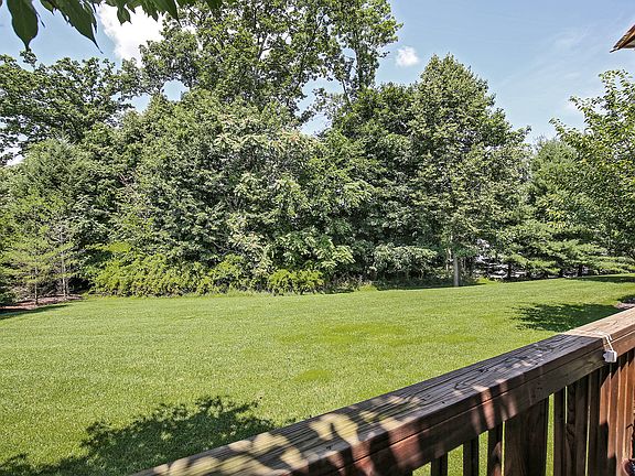 4th image of 9 Ebersbach Ln