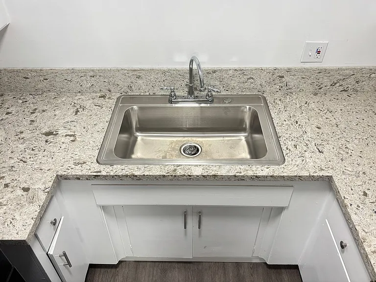 1024 Cedar Ave — Photo 8