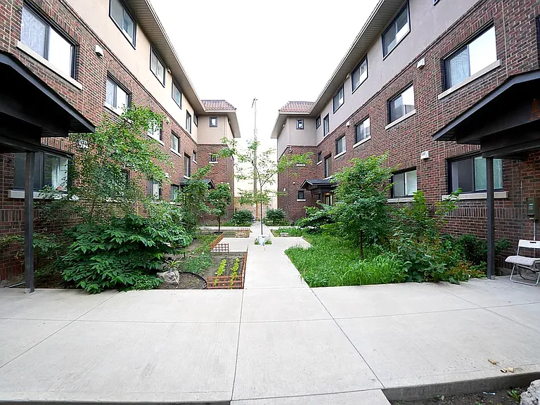540 King St E #C3 — Photo 1