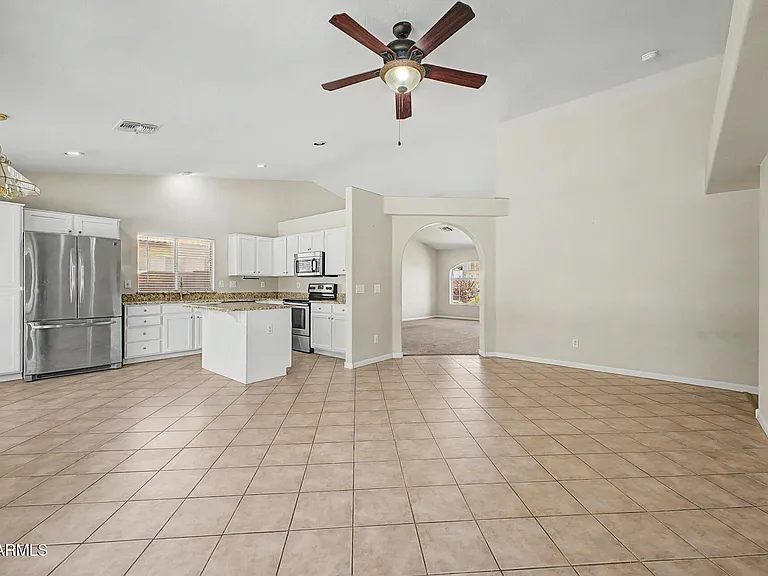 8752 W Melinda Ln — Photo 18