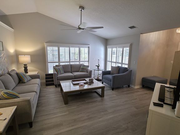 3rd image of 7042 Woodside Oaks Cir