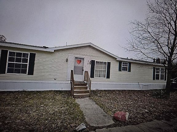 2nd image of 319 Hunters Rill