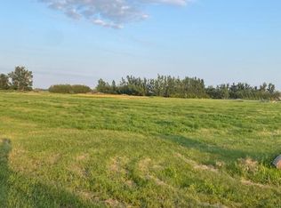 3102 Hoggarth Dr, Jamestown, ND 58401