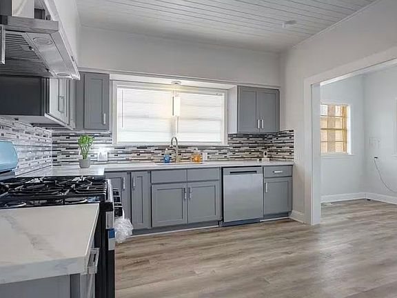 4th image of 801 Cameron St