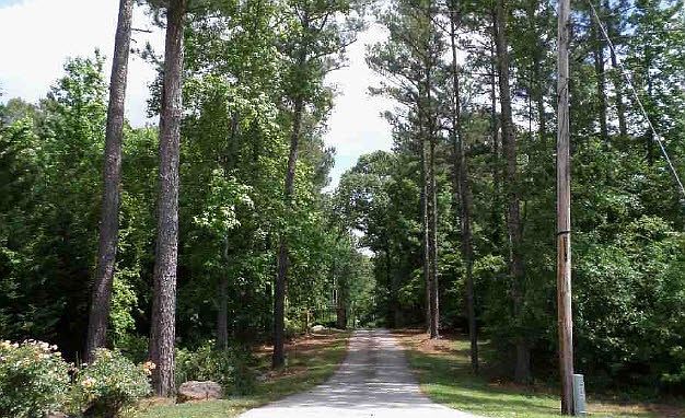 2nd image of 120 Deep Step Rd