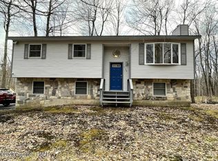 2104 Titania Rd, Tobyhanna, PA 18466