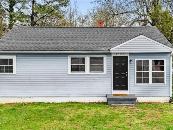 1502 Summit Ave, Greensboro, NC 27405