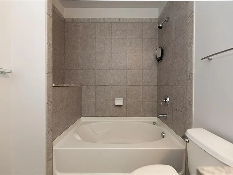 400 W Peachtree St NW #2310 — Photo 14