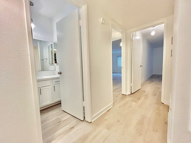 Laufer properties — Photo 10