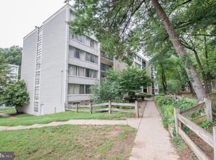1804 Metzerott Rd APT 102, Adelphi, MD 20783