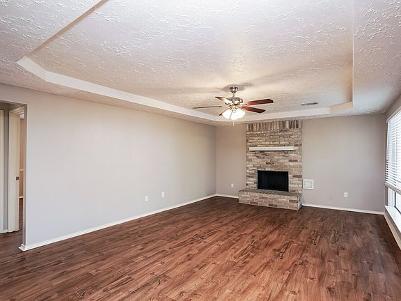 4th image of 18014 Glenledi Dr