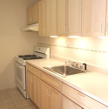 4th image of 330 E 33rd St APT 11P