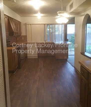 5th image of 2608 Woodside Dr