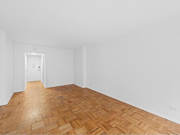 3rd image of 136 E 56th St APT 2F