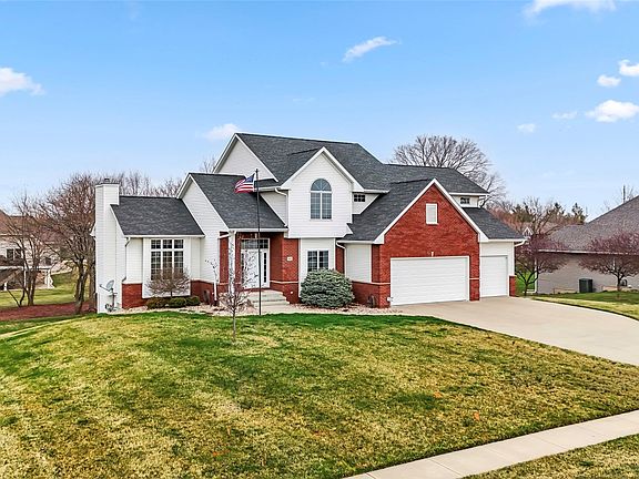 4th image of 545 Evergreen Ln